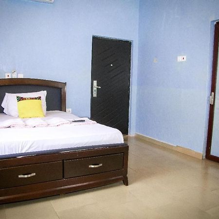 Kiverly Hotel Kumasi Extérieur photo